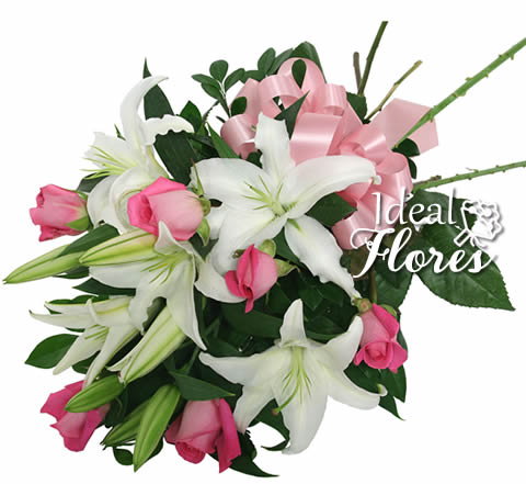 Ramalhete de Rosas e Lírios